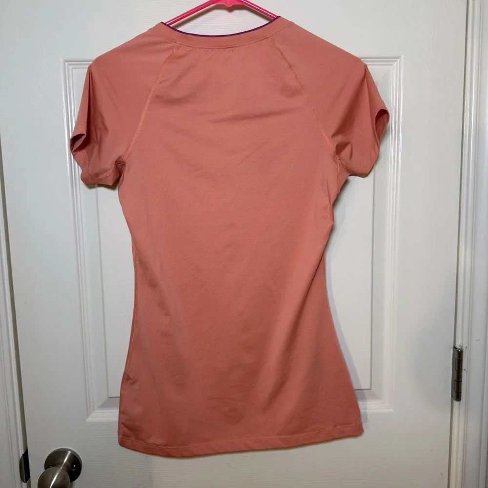 Nike‎ Dri Fit Athletic T-Shirt Womens Size S Peach V-Neck Short Sleeve